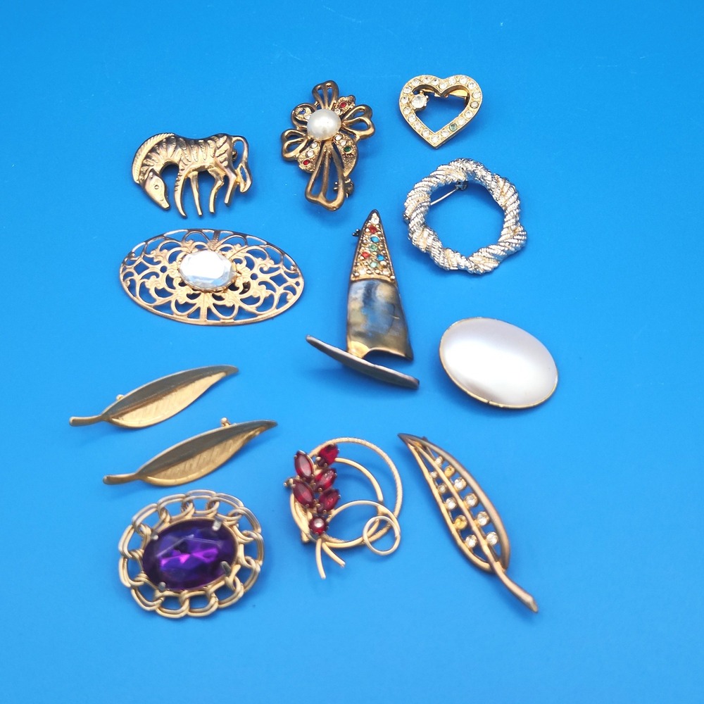 Vintage Costume Jewelry Lot 25pc Brooches Pins Earrings Animals Hearts Floral
